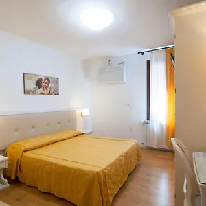 hotel-ai-tolentini.hotelslidodijesolo.com/