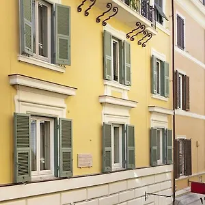 garibaldi-suites-piazza-di-spagna.it-romehotels.com/